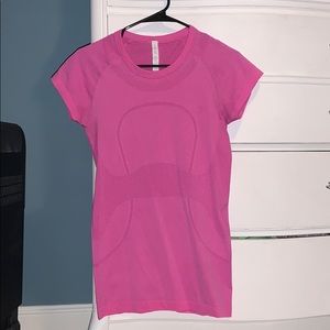 Lululemon workout top